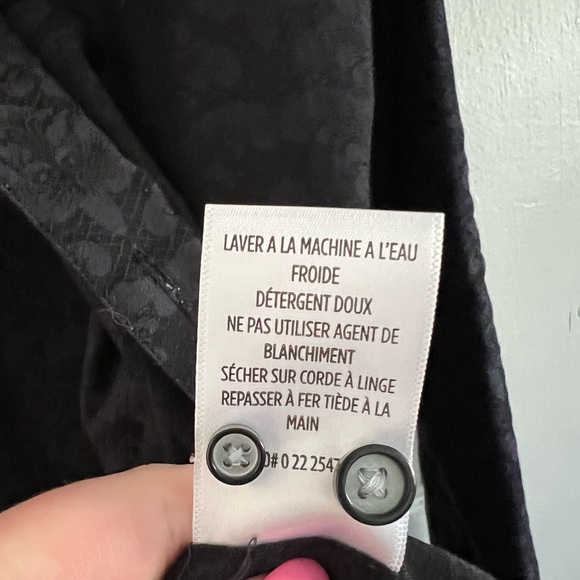 Men’s Robert Graham Midnight Black Paisley Button Down Shirt. Size medium. - Picture 10 of 11